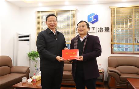 柳州市副市長朱富庭慰問公司拔尖人才廖立波、潘偉華